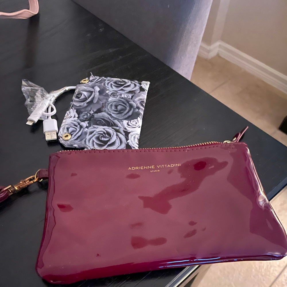 New wristlet with charging block